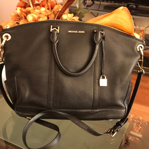 Michael Kors purse - Picture 2 of 8